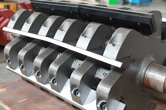 1200kg/H-van het het Schrootafval van de Huisdierenfles Plastic de Maalmachinemachine met geringe geluidssterkte
