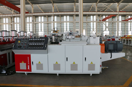 1220MM van de de Raadsuitdrijving van pvc WPC de Lijn Dubbele Schroef 550kg/H